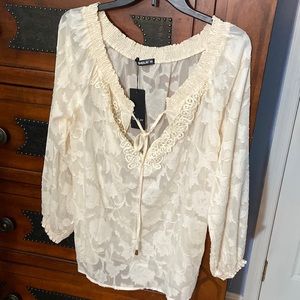 Summer sheer blouse, NWT, size SM but runs Big! More like a Med-Lg